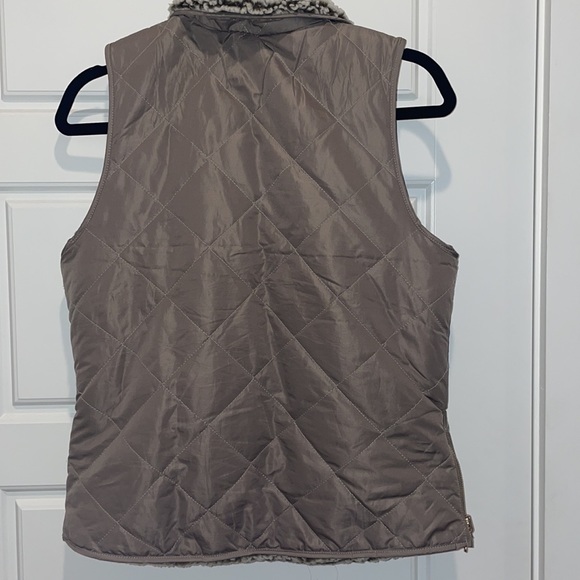 Reversible Vest - Picture 2 of 4